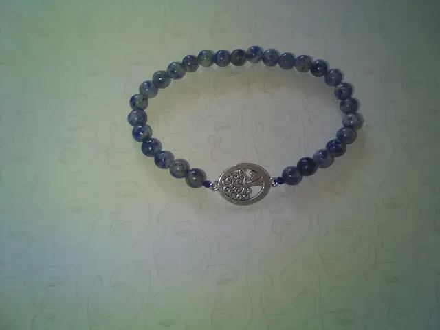 bracelet en pierre de la fileuse des bois (2)